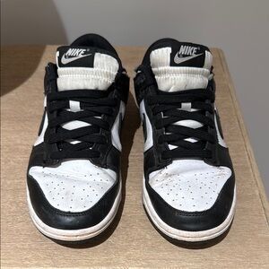 Nike women’s panda dunks black & white